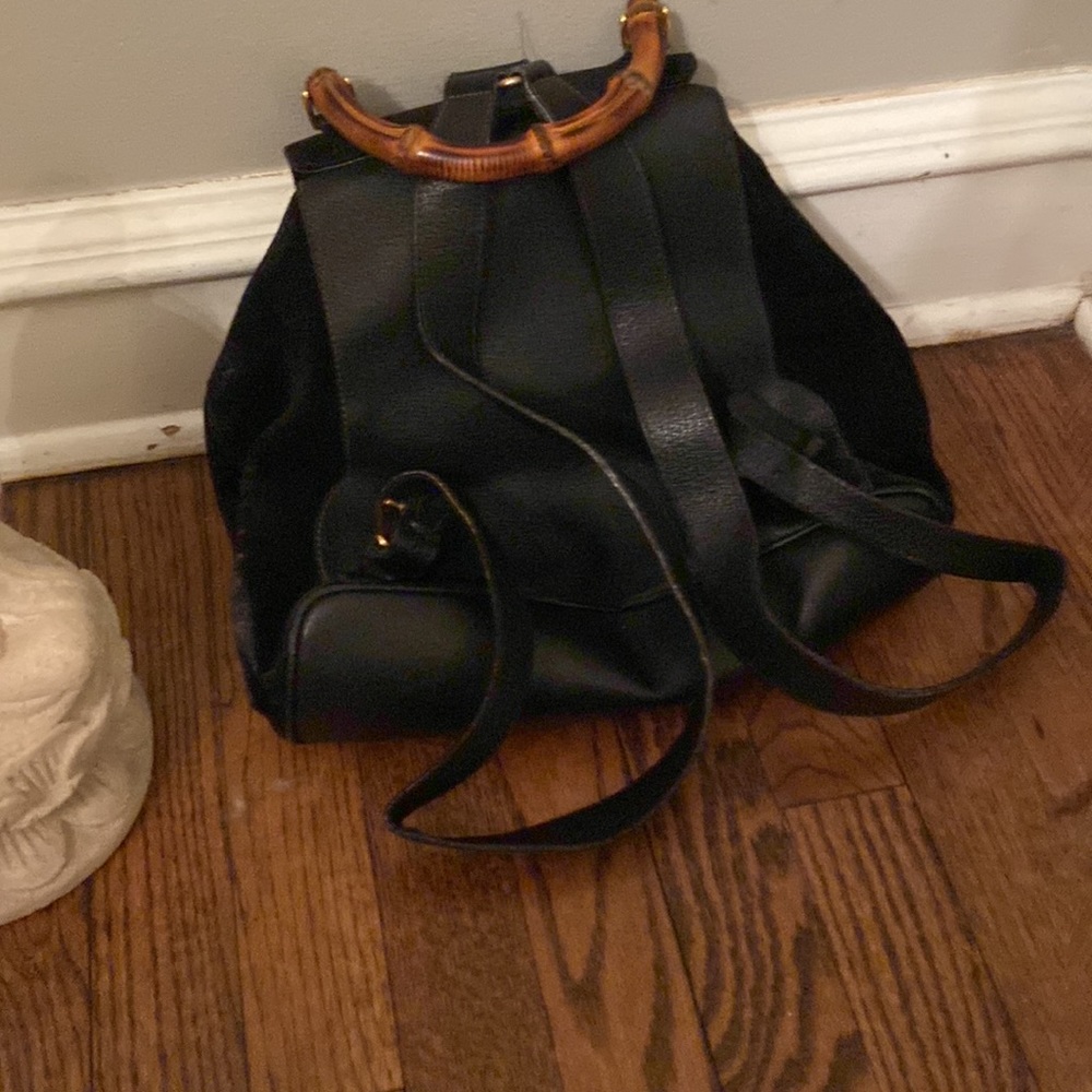 Black suede Gucci backpack - Picture 3 of 3